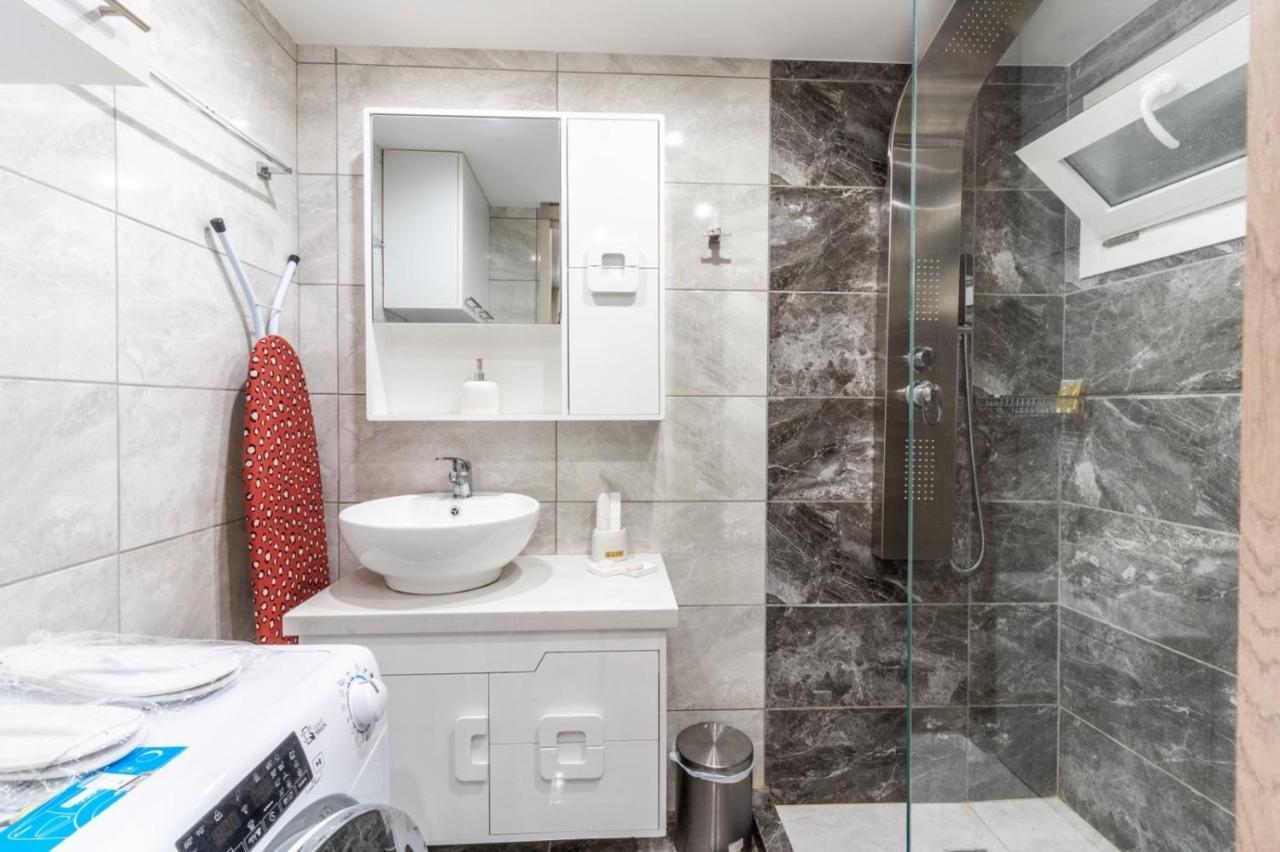 AIOLOS LUXURY apartment 2 Atenas Exterior foto